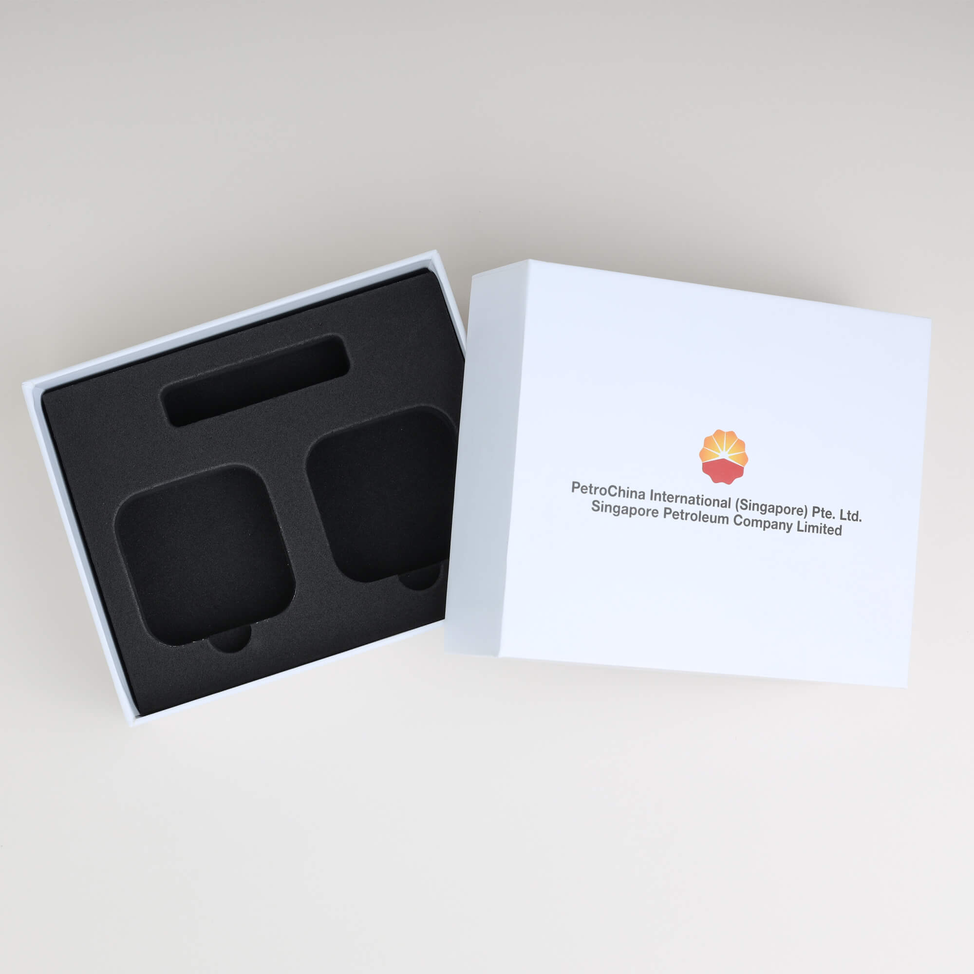 2-pices rigid box with black insert for luxury packaging